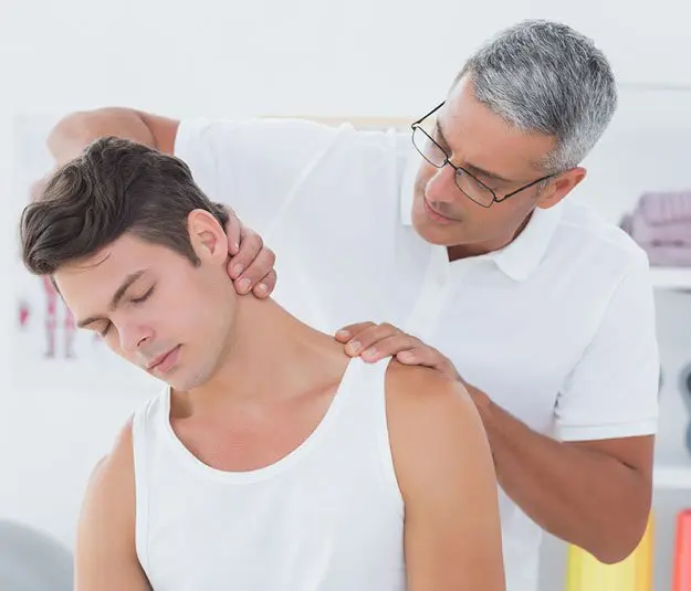 Chiropractor in burbank treats neck pain associated with whiplash and car crashes