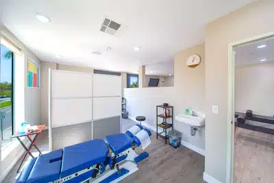 Relaxing Environment for the best experience of massage therapy in burbank in allied pain and wellness clinic facility
